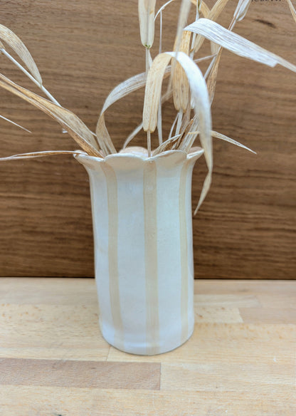 Daisy vase