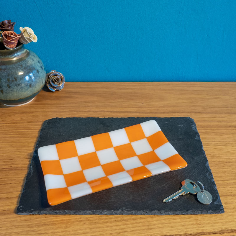 21x12cm Chequered White/Colour Large Tray - Bullseye Collection