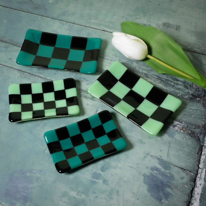 15x8cm Chequered Dual Coloured Medium Tray - Bullseye Collection